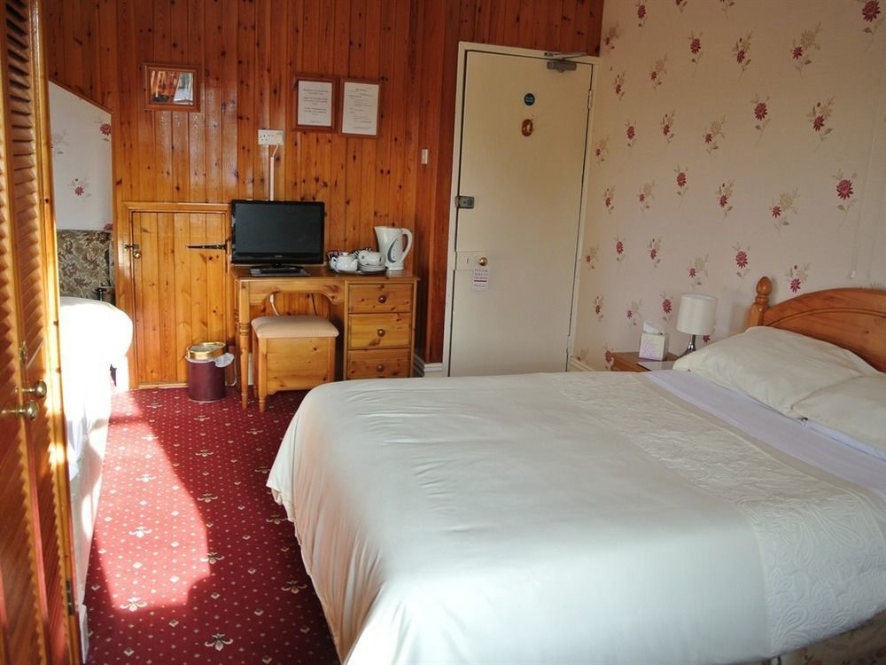 Old Castle Farm Guest House Brecon Exterior photo